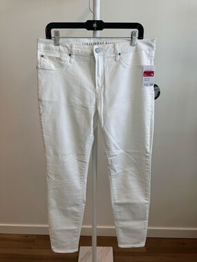 Articles of Society NWT Women’s White Skinny Jeans size 32